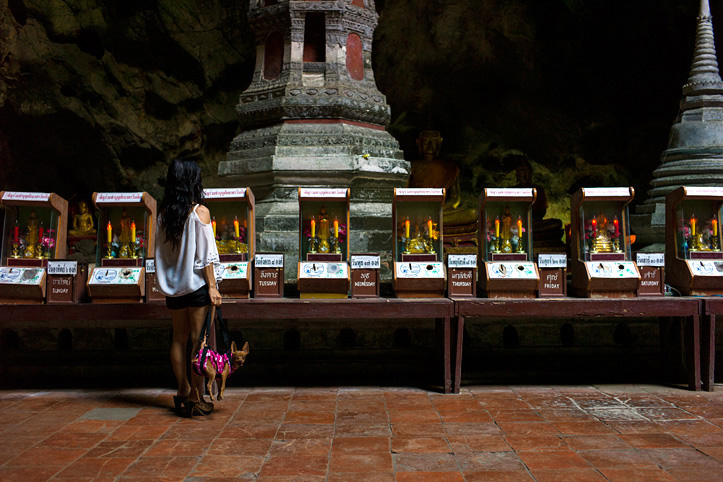 Thalande. Les grottes de Bouddha. Aux portes du Nirvana. Wat Tham Khao Luang