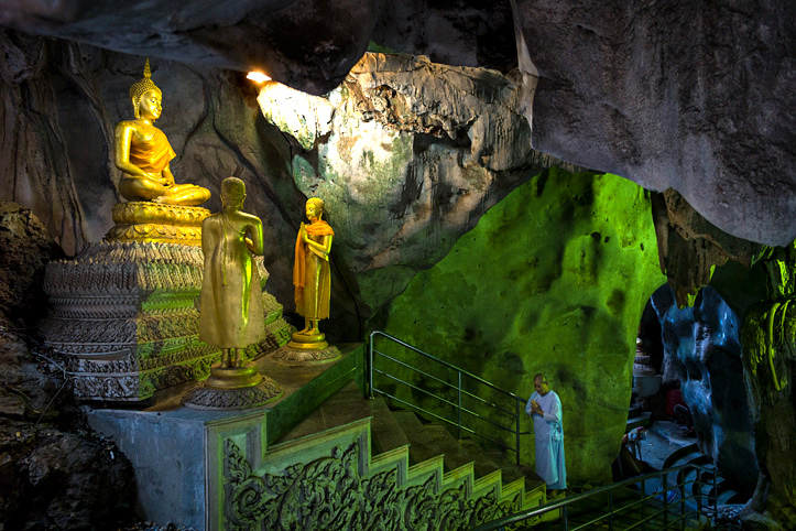 Thalande. Les grottes de Bouddha. Aux portes du Nirvana. Wat Tham Khao Yoi