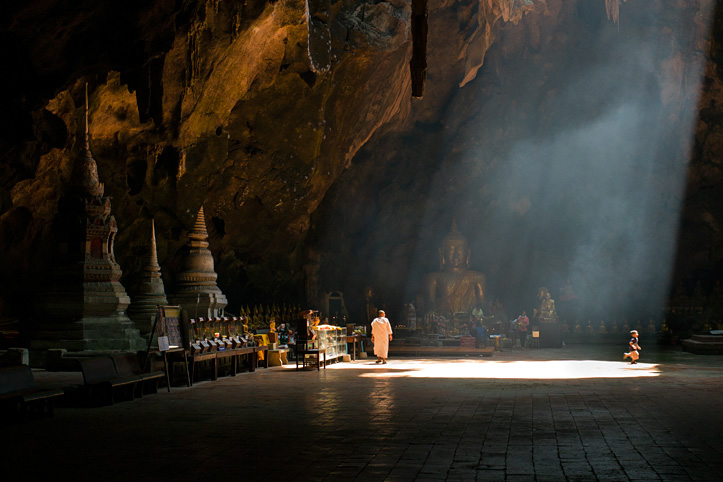 Thalande. Les grottes de Bouddha. Aux portes du Nirvana. Wat Tham Khao Luang