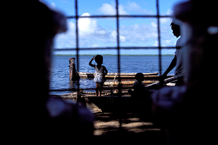 Kenya. Lamu. Waiting for dhows arrival