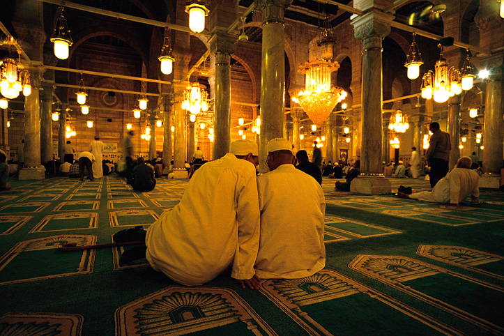 Egypt. Cairo. Confidences before praying